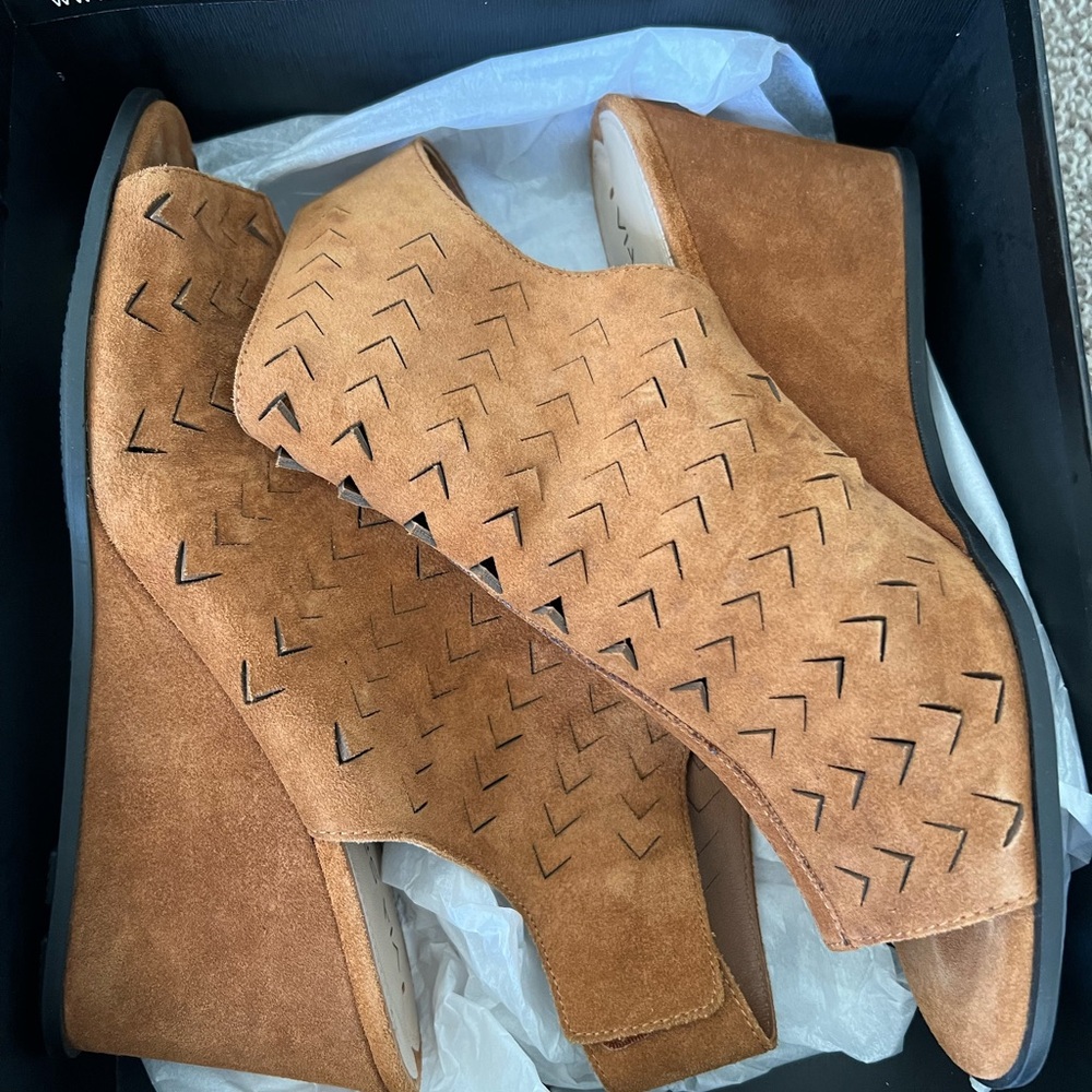 Beautiful shoes barely worn